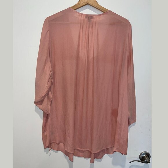 Torrid Pink chiffon V-Neck Tuck Crepe Blouse Women’s Size 2x - Picture 4 of 7